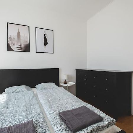 Bright Downtown Balcony Retreat Apartment Budapesta Exterior foto